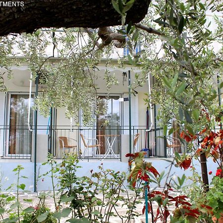 Rentoulia Apartments Poúlithra Dış mekan fotoğraf